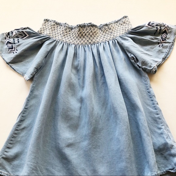 Big Strike USA Off the Shoulder Boho Top - Picture 3 of 6